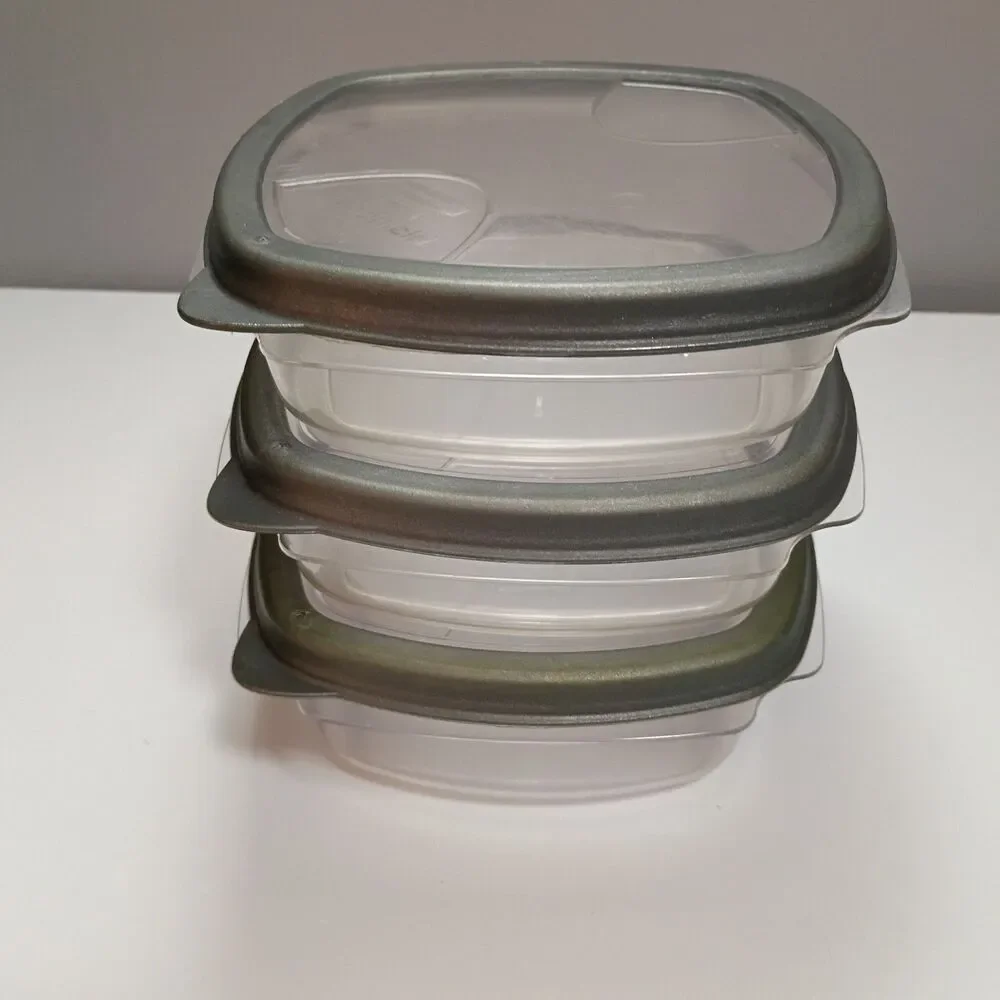 Rubbermaid Stain Shield Storage Green 3 Containers 1-3.2 & 2-2.1 Cups Square+Lid